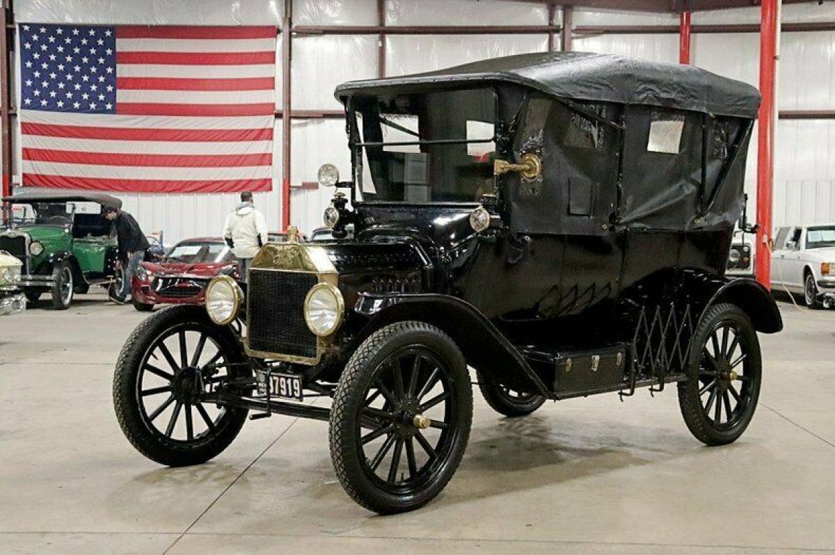 1915 Ford Model T 4068 Miles Black Sedan 177ci I4 Manual