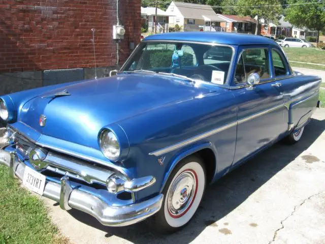 1954 Ford 2-door Customline Coupe,312-yblock V-8,3-speed Manual Trans 