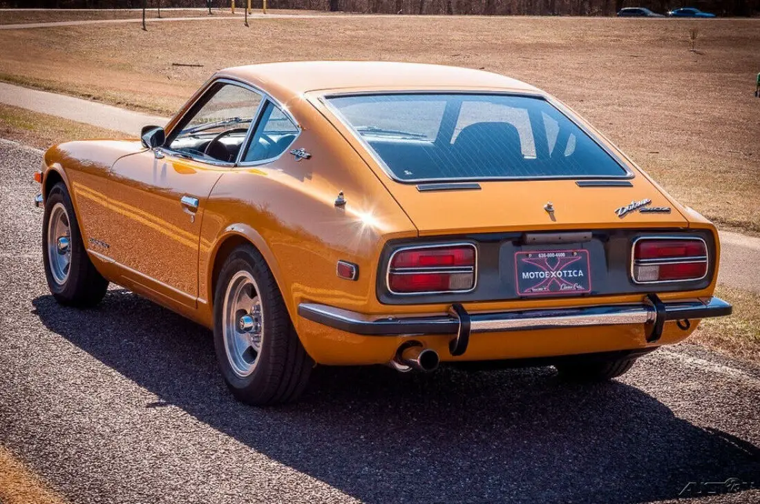 Datsun 240z Р¶С‘Р»С‚С‹Р№