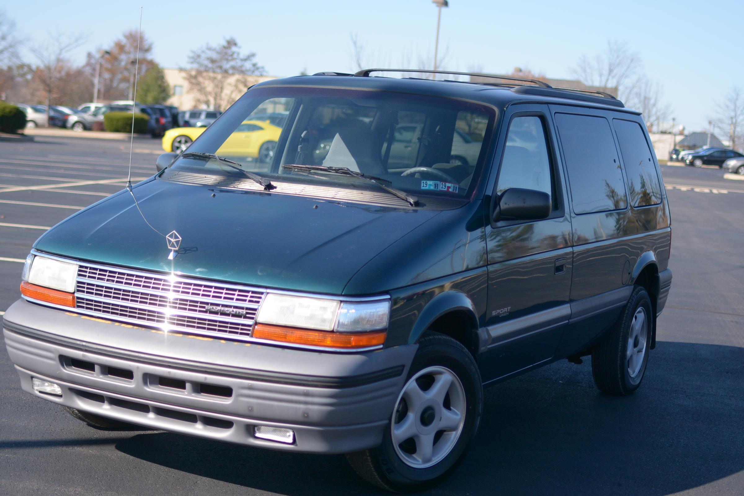 1994 PLYMOUTH VOYAGER SE NICE CLEAN LOW MILES ENGINE