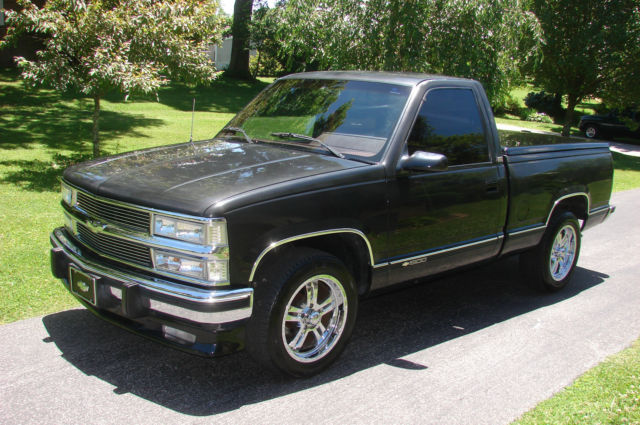 88 Chevy Silverado 1599 Short Bed, 2 Dr, Std Cab, Only 104K Miles for