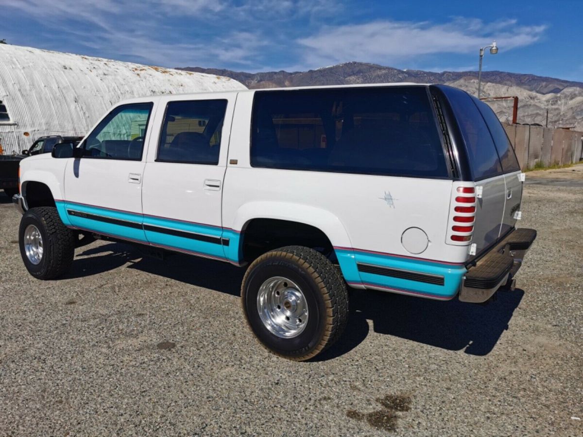California Rust Free! Lifted suburban 2500 4x4 Big Block 454 1993 Chevy Suburban 2500 Towing Capacity
