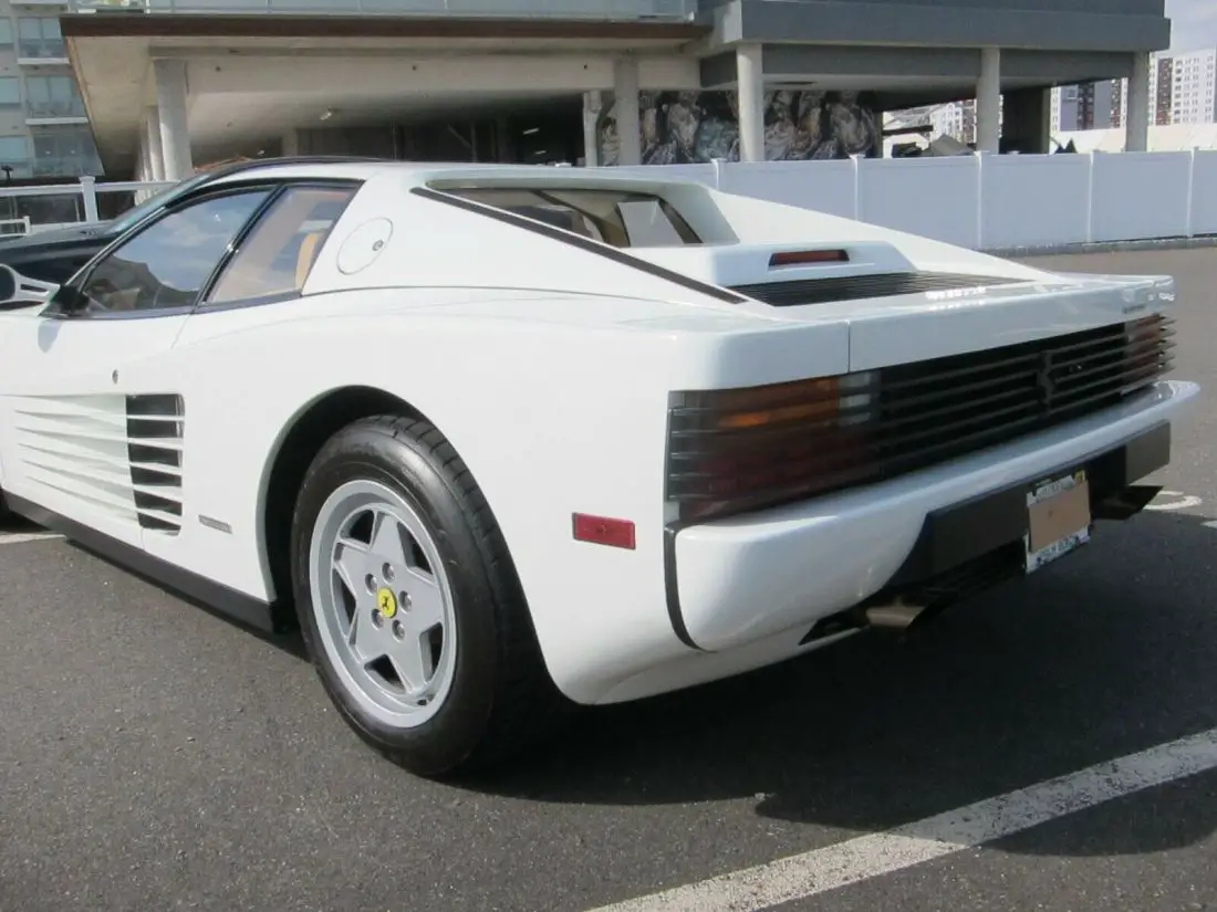 ferrari testarossa 1988