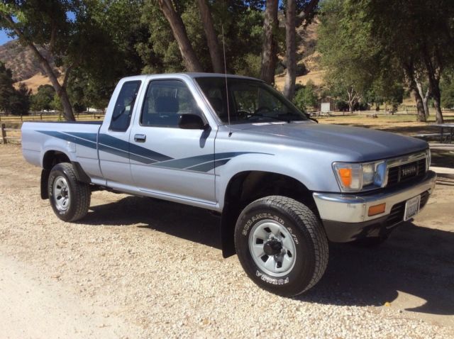 Toyota Extra Cab Pickup Truck 4x4 Sr5 22re 5 Speed Low Miles Pre
