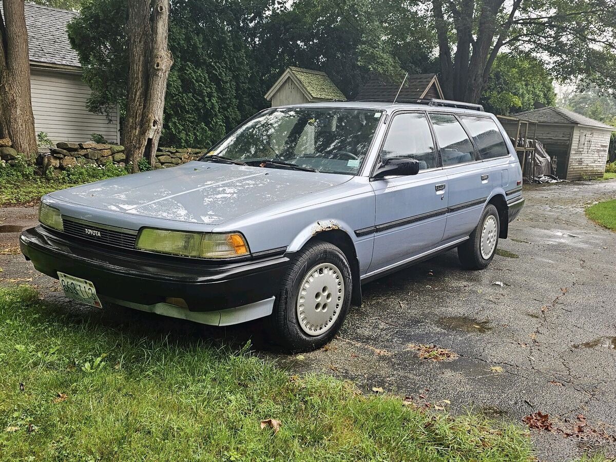 1989 Toyota Camry Blue FWD Manual DLX for sale