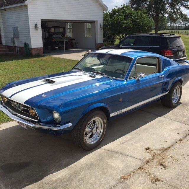 67 mustang fast back. 428 big block. 4 speed very straight factory disc ...