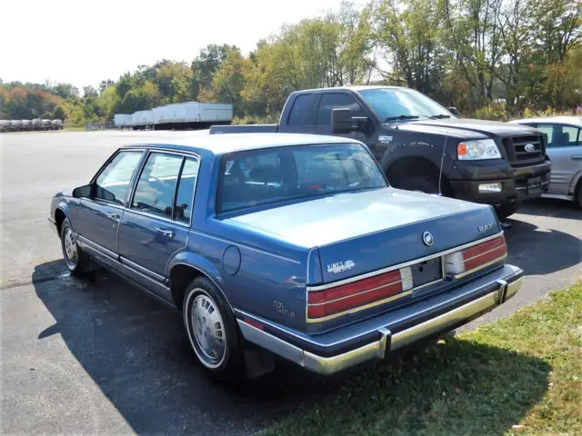 CLEAN!!!...Needs TLC...NO RESERVE!!!!!!! for sale - Buick Park Avenue ...