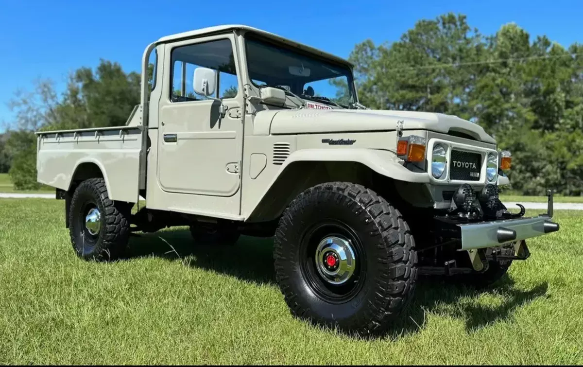 Toyota hj-47 land cruiser pickup for sale