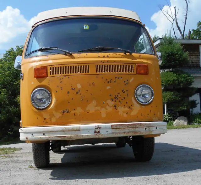 1976 Orange Volkswagen Bus/Vanagon