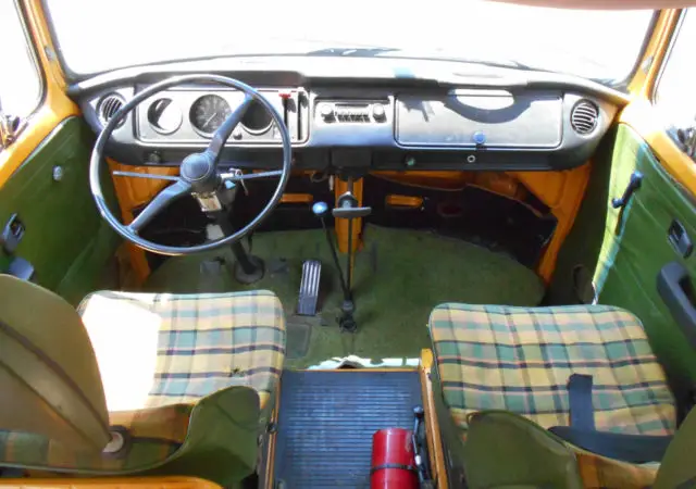 1976 Orange Volkswagen Bus/Vanagon
