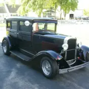 1929 Black Oldsmobile Model F-29 thumbnail