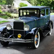 1930 Blue Studebaker Dictator thumbnail