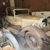 1931 Red Packard Model 833 thumbnail