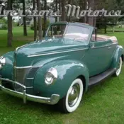 1940 Green Ford Deluxe thumbnail