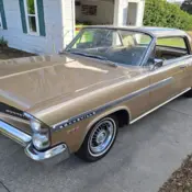 1963 Saddle Bronze Pontiac Bonneville thumbnail