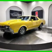 1967 Yellow Oldsmobile 442 thumbnail