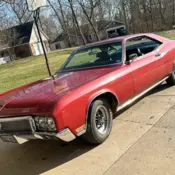 1970 Red Buick Riviera thumbnail
