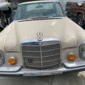 1970 Beige Mercedes-Benz 280 SE thumbnail