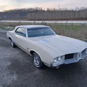 1971 Beige Oldsmobile Cutlass thumbnail