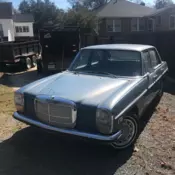 1971 Blue Mercedes-Benz 220 thumbnail