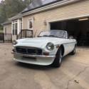 1973 glacier white MG MGB thumbnail
