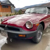 1974 Burgundy MG MGB thumbnail