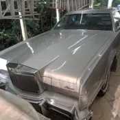 1975 Silver Lincoln Continental thumbnail