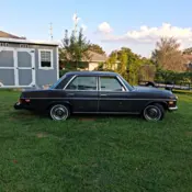 1975 Brown Mercedes-Benz 300-Series thumbnail