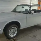1976 Gray Jaguar XJ6 thumbnail