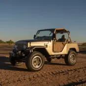 1976 Gold Toyota Land Cruiser thumbnail