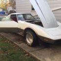 1977 White Chevrolet Corvette thumbnail
