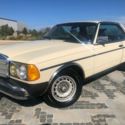 1980 Cream Mercedes-Benz 300-Series thumbnail