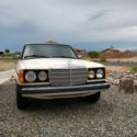 1981 Tan Mercedes-Benz 200-Series thumbnail