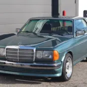 1981 Teal Mercedes-Benz 200-Series thumbnail
