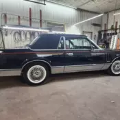 1981 Black Lincoln Continental thumbnail