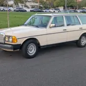 1981 Yellow Mercedes-Benz 300-Series thumbnail