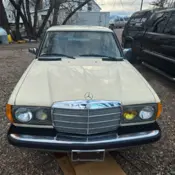 1983  Mercedes-Benz 240 thumbnail