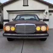 1983 Burgundy Mercedes-Benz 300CD thumbnail