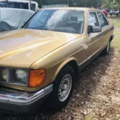 1983 Gold Mercedes-Benz 300SD thumbnail