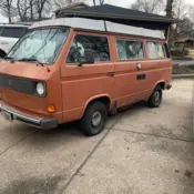 1983 Orange Volkswagen Bus/Vanagon thumbnail