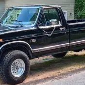 1984 Black Ford F250 xlt thumbnail