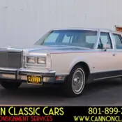 1984 Silver Lincoln Town Car thumbnail