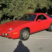1984 Red Porsche 928 thumbnail