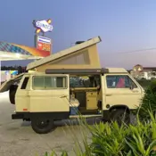 1984 White Volkswagen Vanagon thumbnail