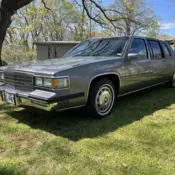 1985 Black Cadillac Fleetwood thumbnail
