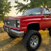 1985 Red Chevrolet Blazer thumbnail