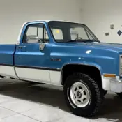 1985 Blue GMC Sierra 2500 thumbnail