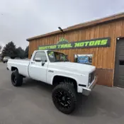 1985 White GMC Sierra 2500 thumbnail