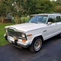 1985 White Jeep Wagoneer thumbnail