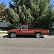 1986 Brown Toyota Pickup thumbnail